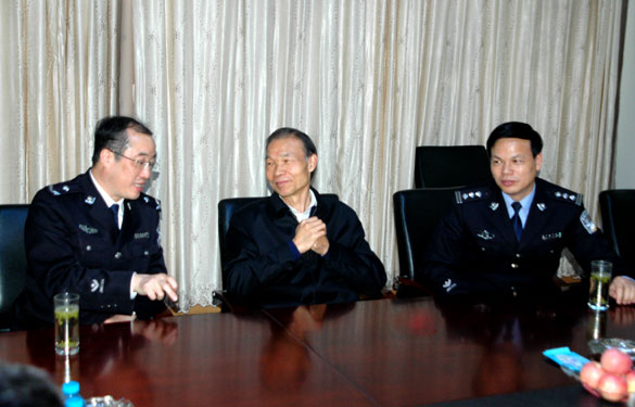 常州市公安局副局长宫文飞一行来新宝GG集团指导事情