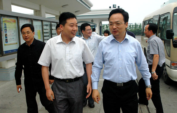 常州市副市长高清来新宝GG集团视察