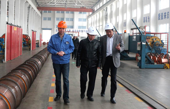 江苏省经信委副主任周毅彪来新宝GG电缆调研