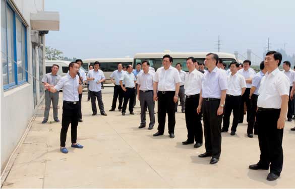 常州市委书记阎立一行来新宝GG集团督查西厂区三期项目建设