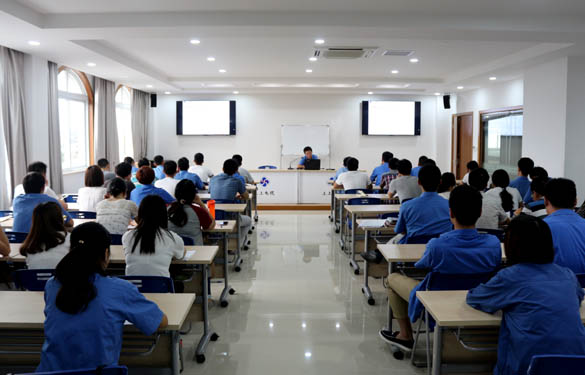 新宝GG电缆2015年新进大学生转型培训班乐成举行