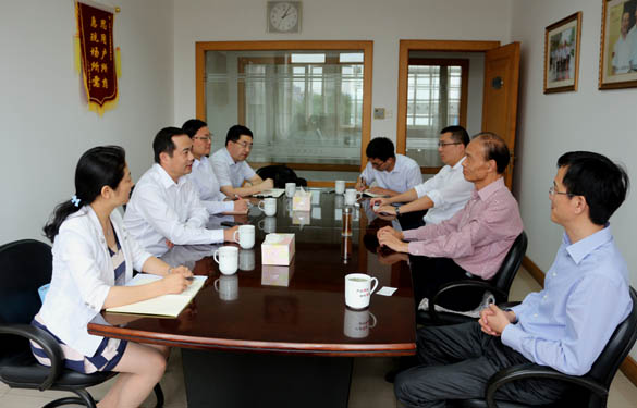 2015年6月4日，，中国银行常州分行行长程祥一行来新宝GG电缆调研