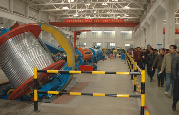 “新宝GG电缆班”学生和家长百余人来公司旅行学习