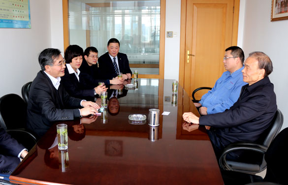 中国建设银行常州分行行长尹家健一行来新宝GG集团走访