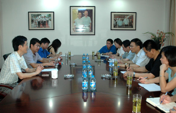 江苏省社会科学院天下经济研究所所长田伯平来新宝GG集团调研